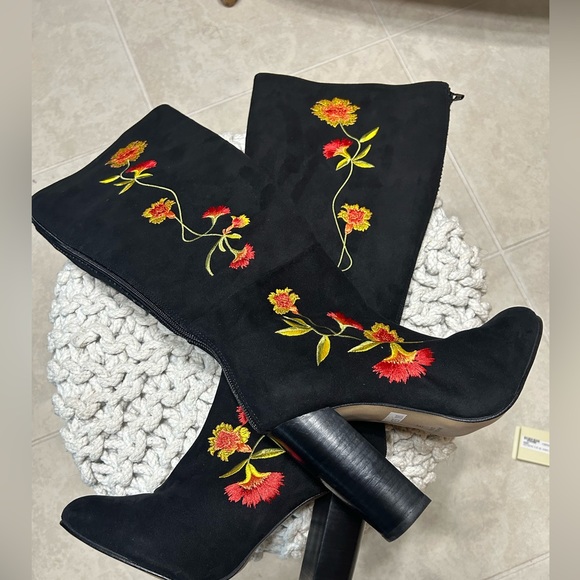 Intentionally Blank “Ranchero' Embroidered
Floral Boots, EU 39 New - Picture 4 of 5